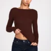 Top a maniche lunghe con arricciature in modal a coste Luisa, color cioccolato Top a maniche lunghe con arricciature in modal a coste Luisa, color cioccolato