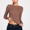 Top a maniche lunghe con arricciature in modal a coste Luisa in color moka