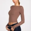 Top a maniche lunghe con arricciature in modal a coste Luisa in color moka