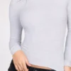 Top a maniche lunghe con arricciature in modal a coste Luisa in grigio Top a maniche lunghe con arricciature in modal a coste Luisa in grigio