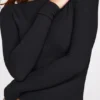 Top a maniche lunghe con arricciature in modal a coste Luisa, nero Top a maniche lunghe con arricciature in modal a coste Luisa, nero