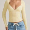 Top a maniche lunghe con ruches Emry Modal in giallo crema Top a maniche lunghe con ruches Emry Modal in giallo crema