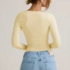 Top a maniche lunghe con ruches Emry Modal in giallo crema Top a maniche lunghe con ruches Emry Modal in giallo crema