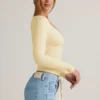 Top a maniche lunghe con ruches Emry Modal in giallo crema Top a maniche lunghe con ruches Emry Modal in giallo crema