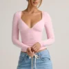 Top a maniche lunghe con ruches Emry Modal in rosa confetto Top a maniche lunghe con ruches Emry Modal in rosa confetto