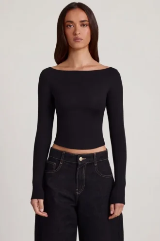 Top a maniche lunghe con scollo a barchetta in Modal Charliane, nero