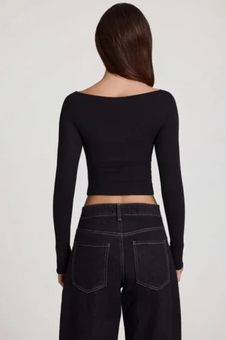 Top a maniche lunghe con scollo a barchetta in Modal Charliane, nero