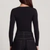 Top a maniche lunghe con scollo a cuore e ruches in morbido jersey Vayla, colore nero Top a maniche lunghe con scollo a cuore e ruches in morbido jersey Vayla, colore nero