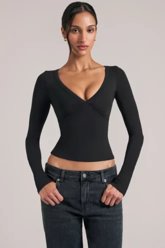 Top a maniche lunghe con scollo a V Zyra  in nero