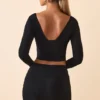 Top a maniche lunghe con scollo profondo in modal Harri, colore nero Top a maniche lunghe con scollo profondo in modal Harri, colore nero