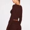 Top a reggiseno con lacci e maniche lunghe in modal a coste Margaux, color cioccolato Top a reggiseno con lacci e maniche lunghe in modal a coste Margaux, color cioccolato