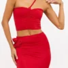Top asimmetrico in jersey elasticizzato con dettagli a rose di Tesia in rosso scarlatto Top asimmetrico in jersey elasticizzato con dettagli a rose di Tesia in rosso scarlatto