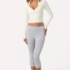 Top avvolgente in jersey morbido color latte Top avvolgente in jersey morbido color latte