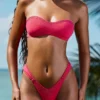 Pacifico, slip bikini con ruches decorativi in rosa lampone Pacifico, slip bikini con ruches decorativi in rosa lampone