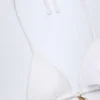 Top bikini a triangolo con dettagli charm Comoros in bianco Top bikini a triangolo con dettagli charm Comoros in bianco