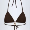Top bikini a triangolo con dettaglio charm Comoros in cioccolato fondente Top bikini a triangolo con dettaglio charm Comoros in cioccolato fondente