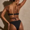 Top bikini con ferretto e spalline multiple Positano in nero Top bikini con ferretto e spalline multiple Positano in nero