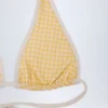 Top bikini con scollo all’americana Morella a quadretti gialli Top bikini con scollo all’americana Morella a quadretti gialli