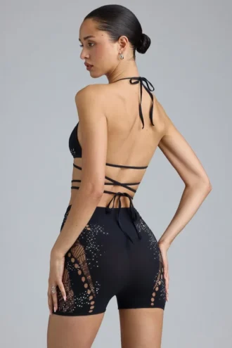 top bikini con spalline incrociate e decorazioni liberty in nero 2 330x495 - Top bikini con spalline incrociate e decorazioni Liberty in nero