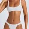 Top bikini Malibu con scollo rotondo in bianco