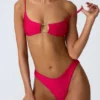 Top bikini Sanibel con cut-out e decorazioni a catena in rosa lampone