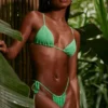 Top bikini triangolare multiuso in seersucker verde acqua Top bikini triangolare multiuso in seersucker verde acqua