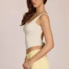 Top con lacci sul retro in modal Norelle, colore avorio Top con lacci sul retro in modal Norelle, colore avorio