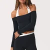 Top con spalle scoperte in morbido jersey nero