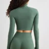 Top corto a collo alto Soft Active in kaki Top corto a collo alto Soft Active in kaki
