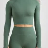 Top corto a collo alto Soft Active in kaki Top corto a collo alto Soft Active in kaki