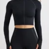 Top corto a collo alto Soft Active in nero