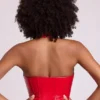 Top corto a corsetto con scollo all’americana e lacci in vinile Ophelia, colore rosso fuoco Top corto a corsetto con scollo all’americana e lacci in vinile Ophelia, colore rosso fuoco