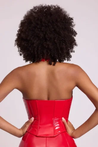 Top corto a corsetto con scollo all’americana e lacci in vinile Ophelia, colore rosso fuoco