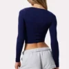 Top corto a maniche lunghe con arricciature in blu navy