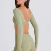 Top corto a maniche lunghe in color Matcha
