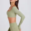 Top corto a maniche lunghe in color Matcha