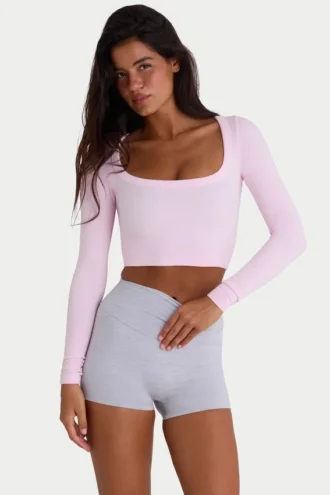 Top corto con cut-out in tessuto a costine morbido senza cuciture in rosa cipria