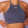 Top corto senza cuciture con scollo alto in grigio Top corto senza cuciture con scollo alto in grigio