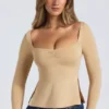 Top Fiora in Modal con scollo a cuore in color sabbia Top Fiora in Modal con scollo a cuore in color sabbia