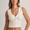 Top gilet con bottoni a costine in modal Lene con stampa floreale Top gilet con bottoni a costine in modal Lene con stampa floreale