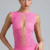 Top Gracie con collo alto e allacciatura decorata in rosa bubblegum Top Gracie con collo alto e allacciatura decorata in rosa bubblegum