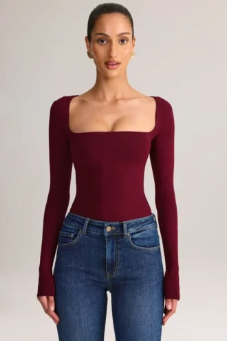 Top Kaia in modal a maniche lunghe con scollo quadrato, color vino