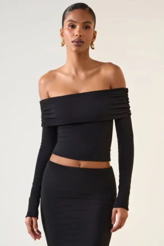Top Kesia in Modal con spalle scoperte e maniche lunghe, colore nero