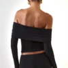 Top Kesia in Modal con spalle scoperte e maniche lunghe, colore nero Top Kesia in Modal con spalle scoperte e maniche lunghe, colore nero