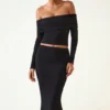 Top Kesia in Modal con spalle scoperte e maniche lunghe, colore nero Top Kesia in Modal con spalle scoperte e maniche lunghe, colore nero
