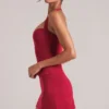 Top lungo con scollo all’americana Vita in rosso ciliegia Top lungo con scollo all’americana Vita in rosso ciliegia
