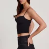 Top nero con spalline e ferretto in TENCEL™ Modal Top nero con spalline e ferretto in TENCEL™ Modal