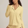 Top pigiama a maniche lunghe in Modal Mirae in giallo pastello Top pigiama a maniche lunghe in Modal Mirae in giallo pastello
