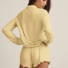 Top pigiama a maniche lunghe in Modal Mirae in giallo pastello Top pigiama a maniche lunghe in Modal Mirae in giallo pastello