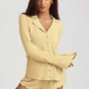Top pigiama a maniche lunghe in Modal Mirae in giallo pastello Top pigiama a maniche lunghe in Modal Mirae in giallo pastello